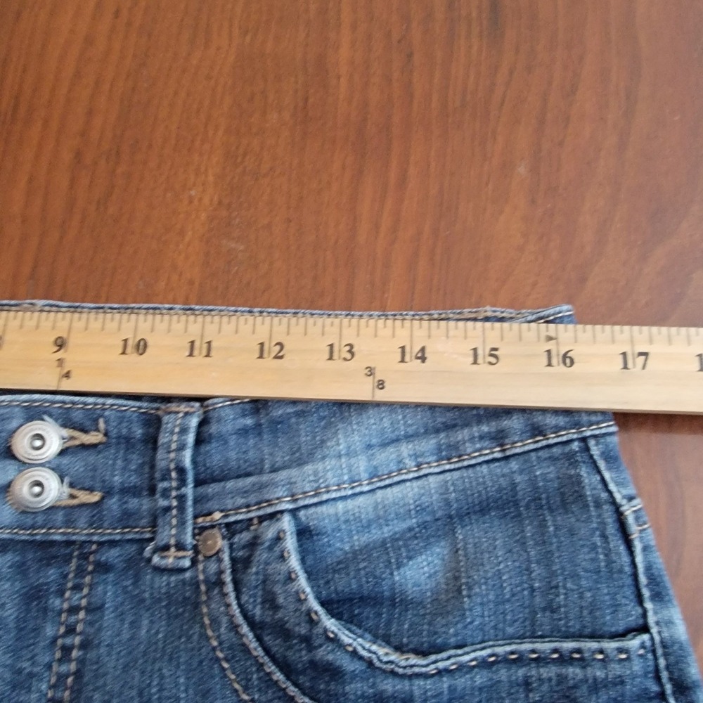 Bandolino Classic Blue Denim Jeans With Embelished Back Pockets - Picture 12 of 14
